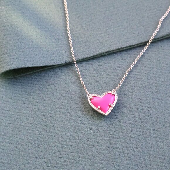 Kendra Scott Ari Heart Necklace Neon Pink Gold - Picture 2 of 2